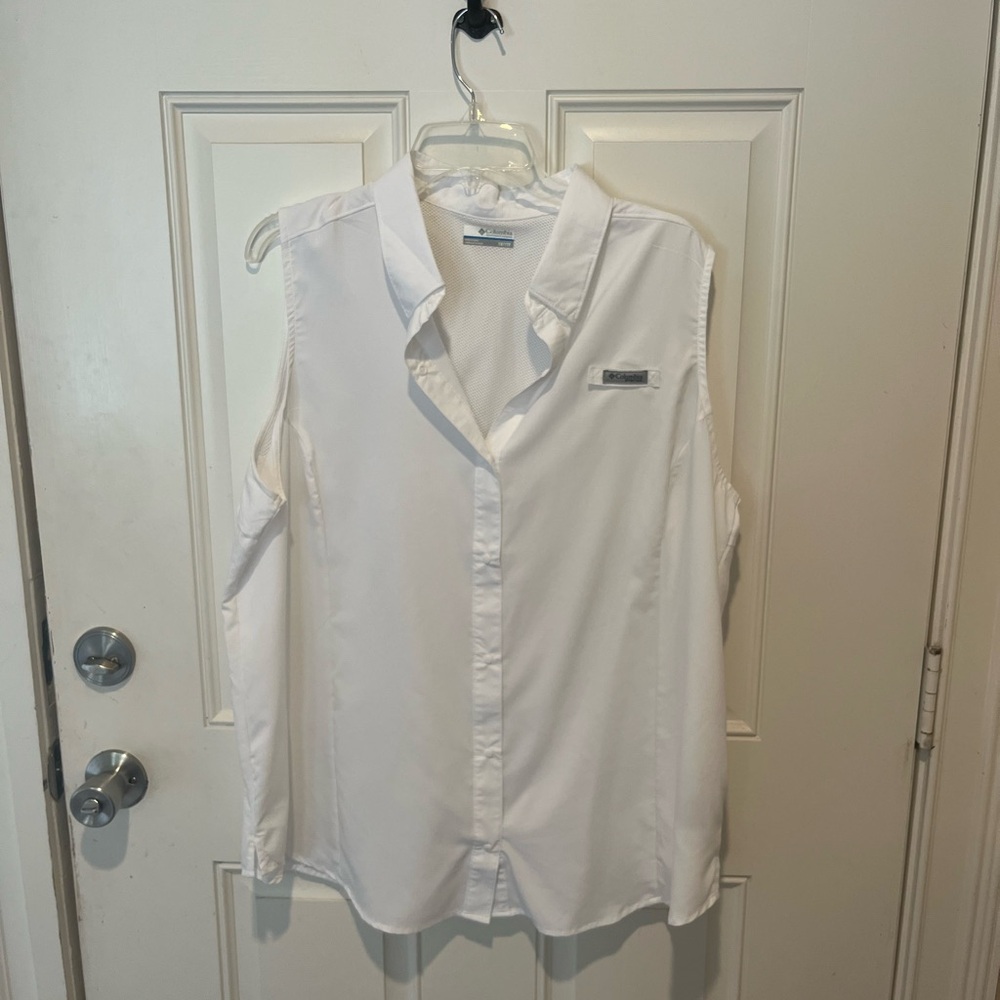 Sleeveless Columbia shirt